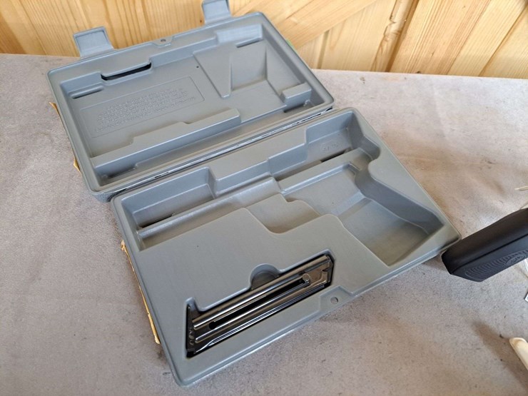 browning-buck-mark-.22-lr-semiauto-pistol-image-15