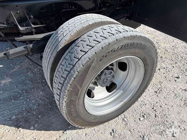 2019-ram-4500-4x4-s/a-dump-truck-image-39