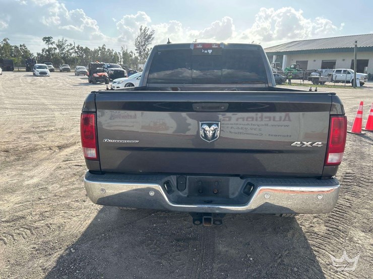 2014-dodge-1500-image-31