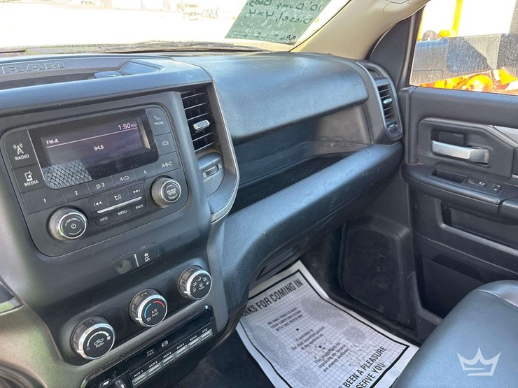 2019-ram-4500-4x4-s/a-dump-truck-image-32