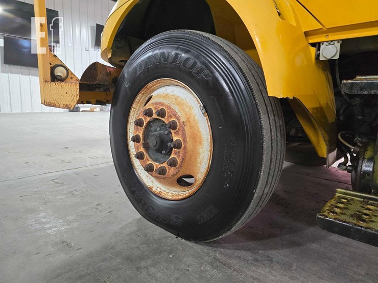 2002-international-durastar-4400-image-30