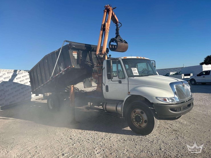 2011-international-durastar-4300-image-2