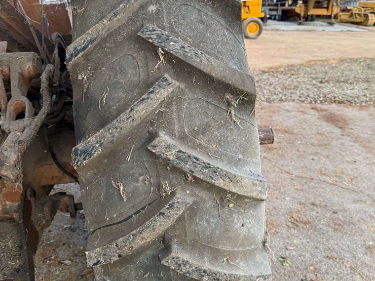 minneapolis-moline-u302-image-34