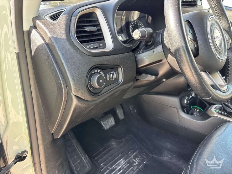 2016-jeep-renegade-image-14