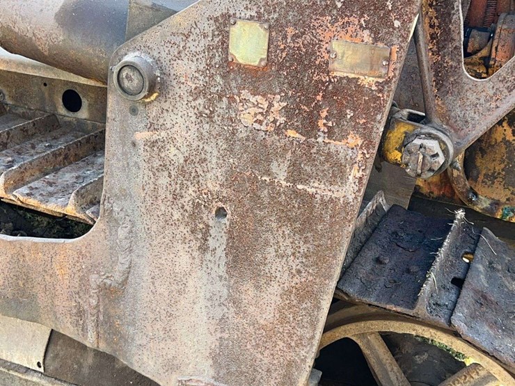 caterpillar-forty-gas-crawler-image-48