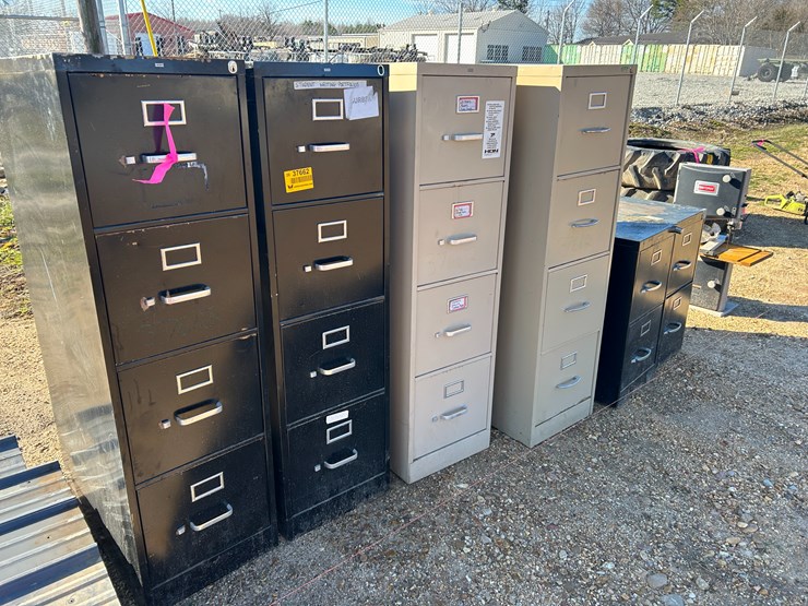 #37662-•-lot-of-(6)-filing-cabinets-image-1