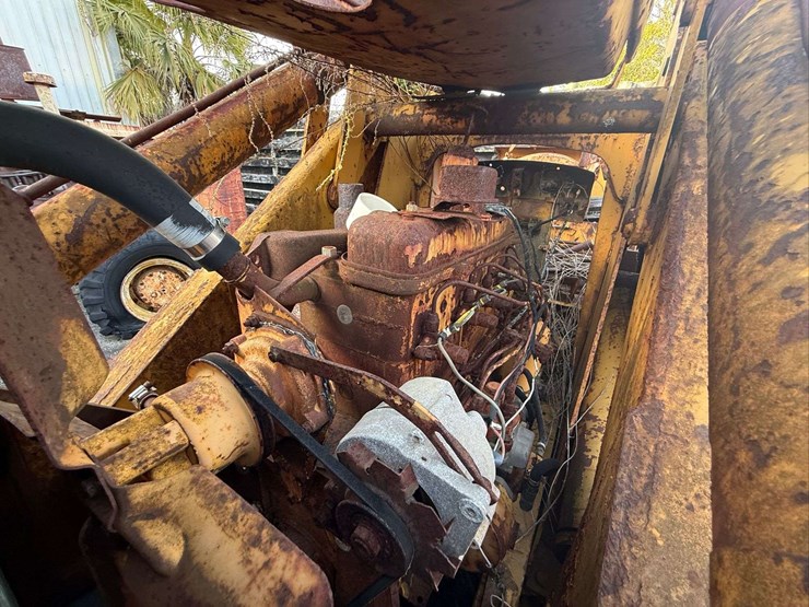 minneapolis-moline-diesel-crawler-image-27