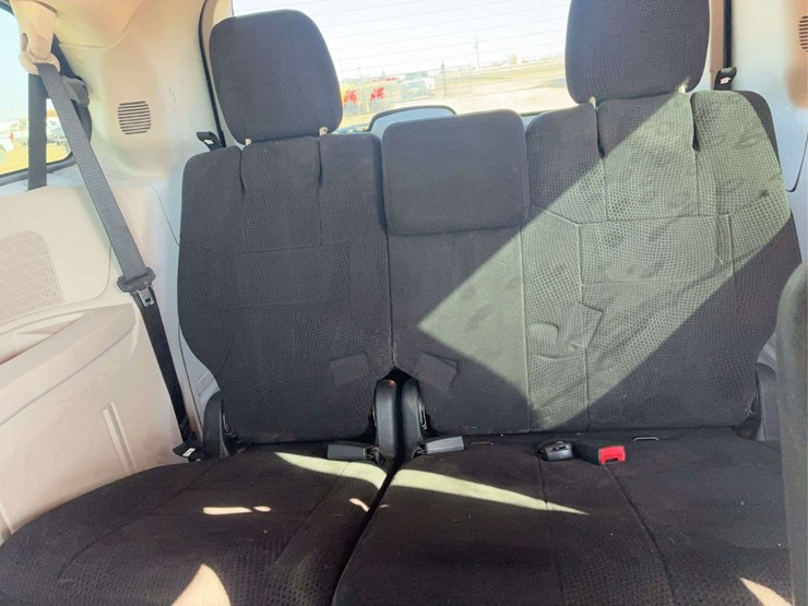 2013-dodge-grand-caravan-se-image-15