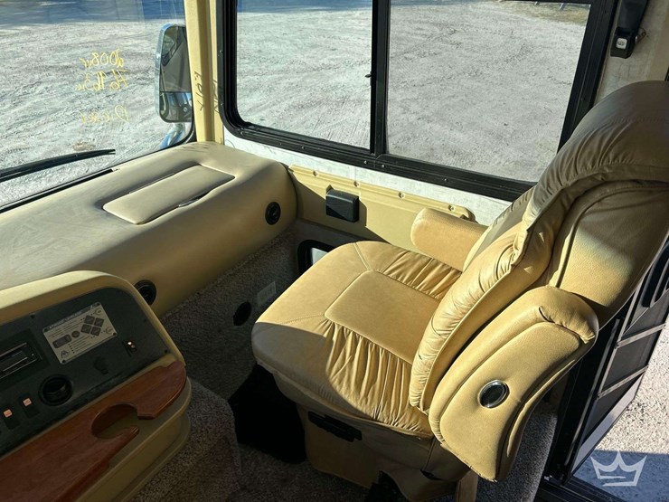 2008-freightliner-allegro-bay-class-a-motorhome-image-34