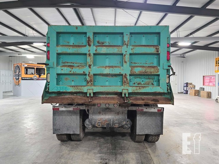 2012-peterbilt-365-image-8