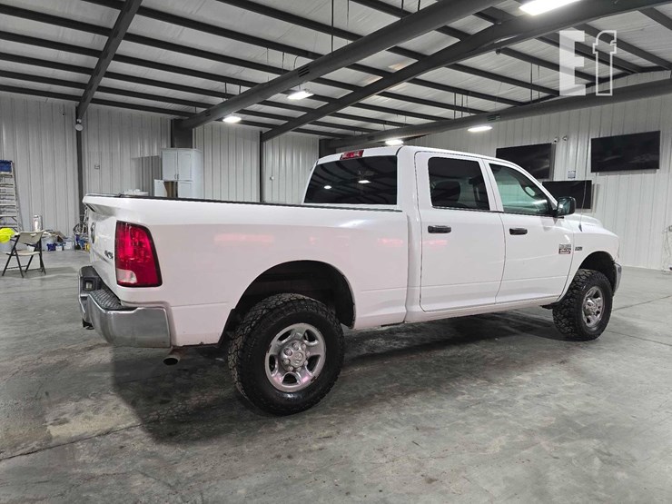 2012-dodge-2500-image-3