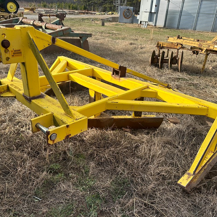 #38444 • Allen 8' Levee Smoother