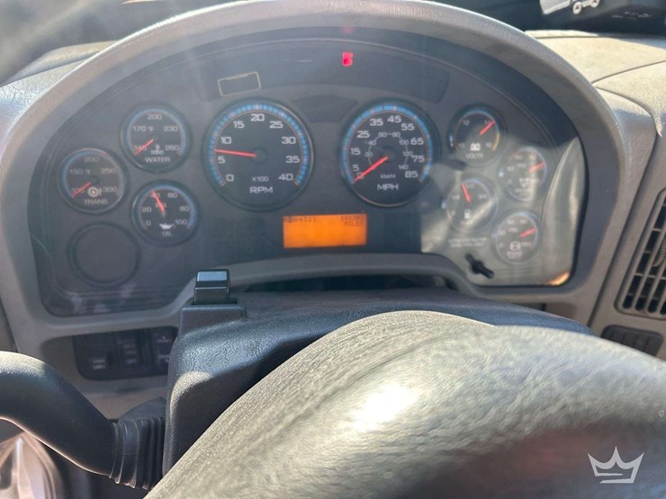 2011-international-durastar-4300-image-12