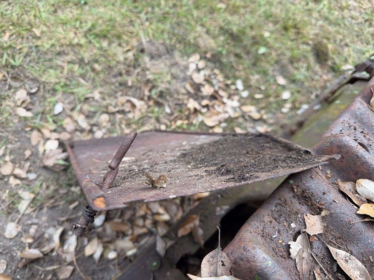 caterpillar-2-ton-crawler-image-36