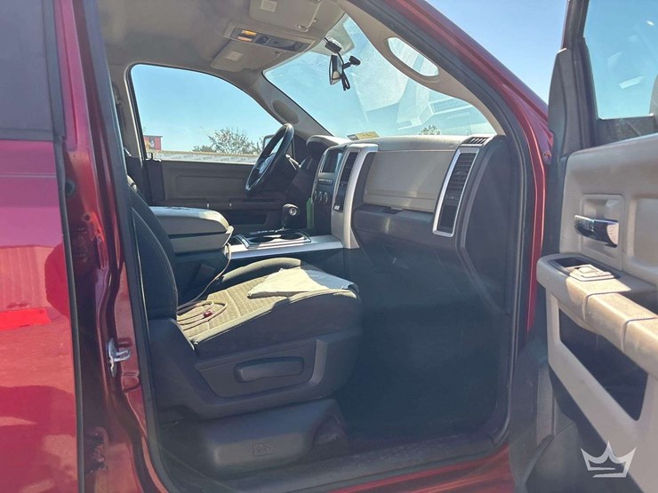 2012-dodge-1500-image-26