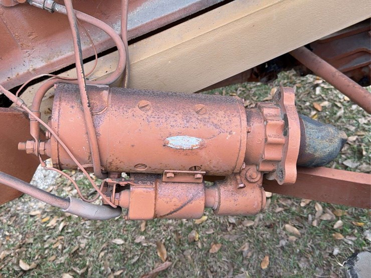 minneapolis-moline-g706-image-32