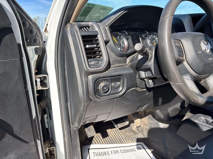 2019-ram-4500-4x4-s/a-dump-truck-image-27