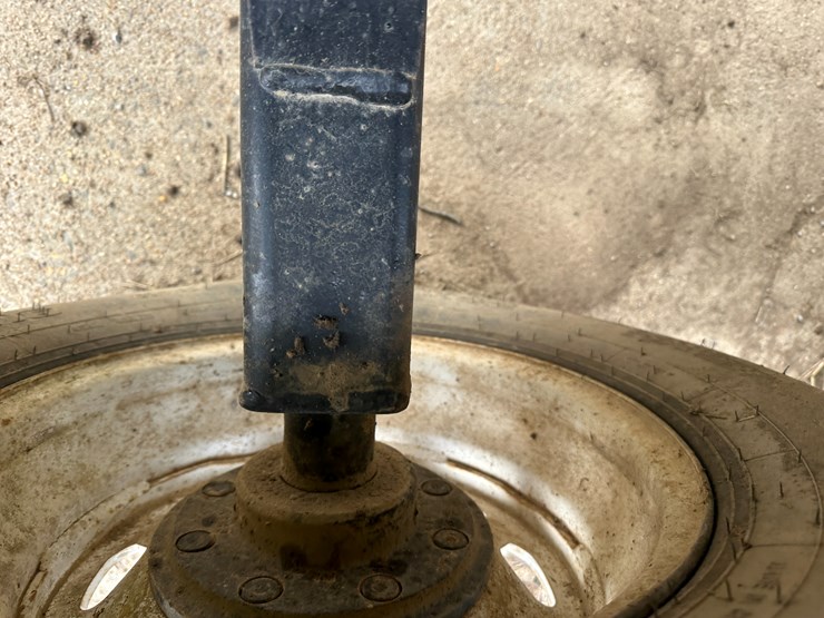 #38427-•-head-hauler-dl37-37'-header-wagon-image-9