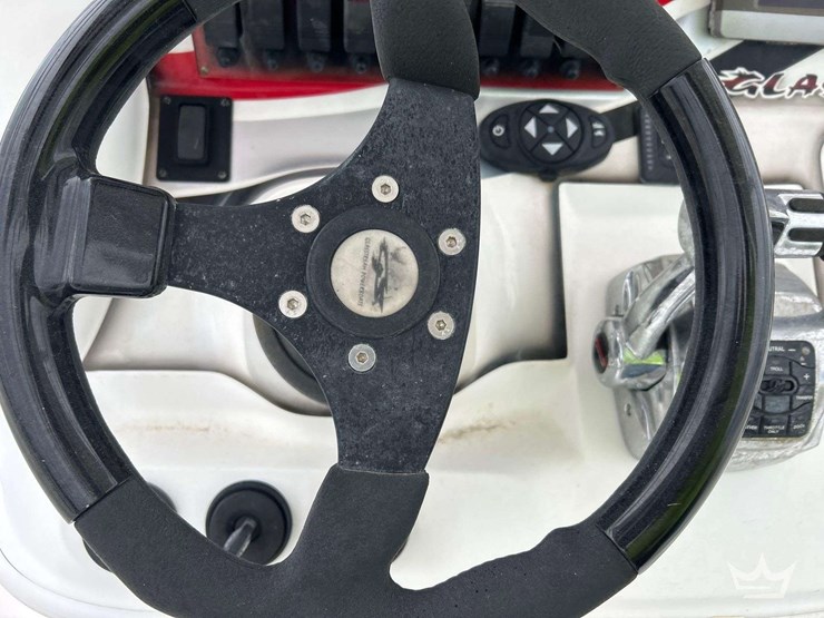 2014-glasstream-360-scx-twin-400r-mercury's-with-triple-axle-aluminum-trailer-image-13