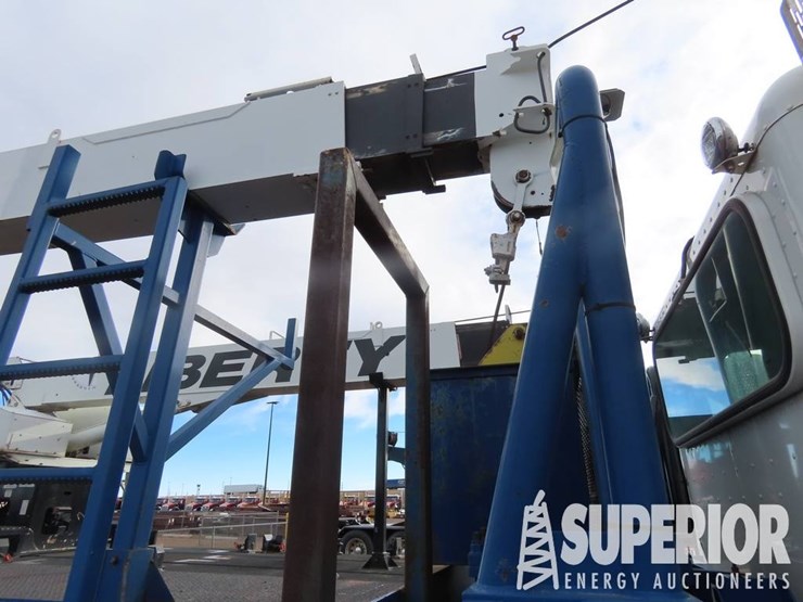 2008-peterbilt-365-image-8