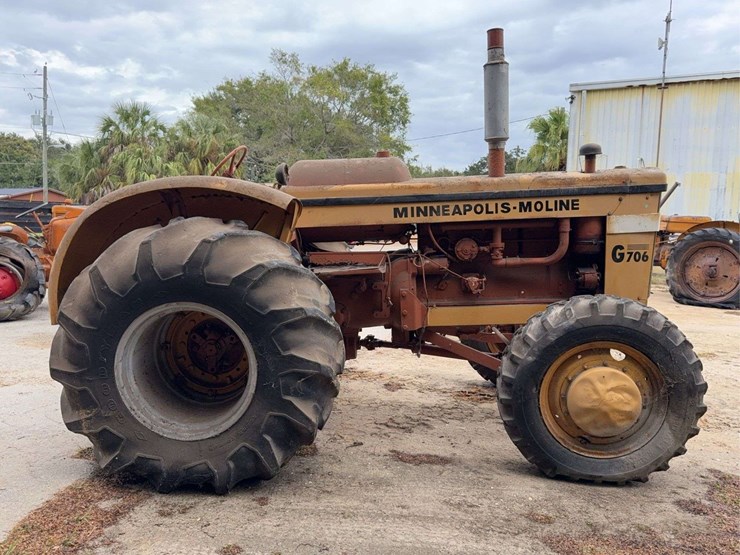 minneapolis-moline-g706-image-2