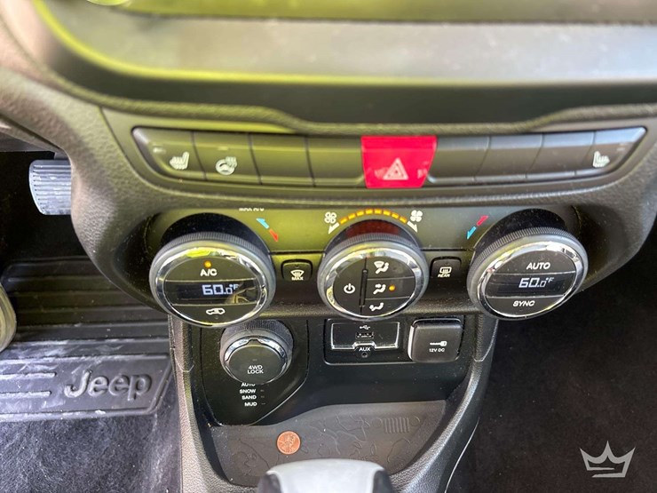 2016-jeep-renegade-image-19