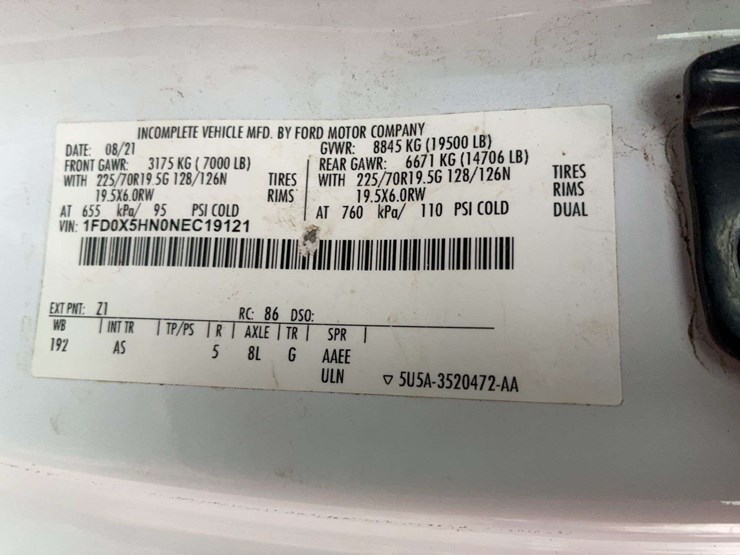 2022-ford-f550-image-27