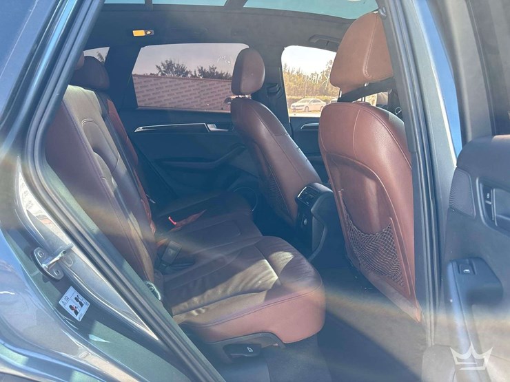 2012-audi-q5-image-23