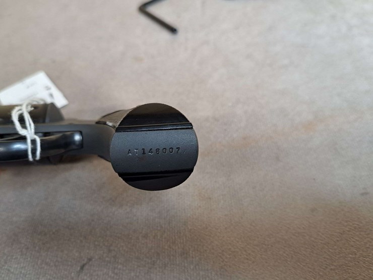 h&r-model-632-.32-s&w-long-da-revolver-image-10