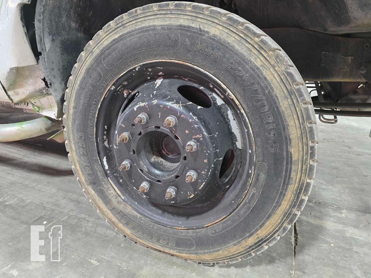 1999-ford-f550-image-25