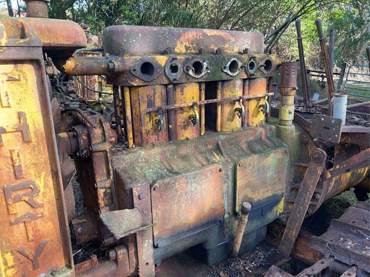 caterpillar-thirty-image-11