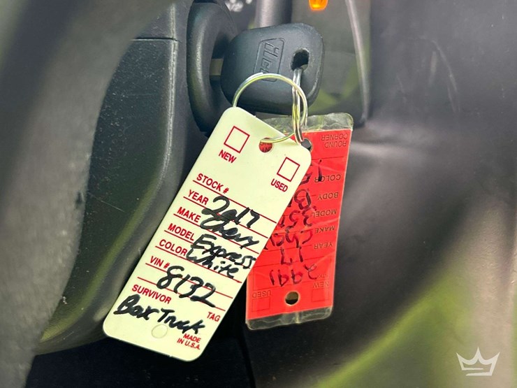 2017-chevrolet-express-12ft-box-van-w/-liftgate-image-30