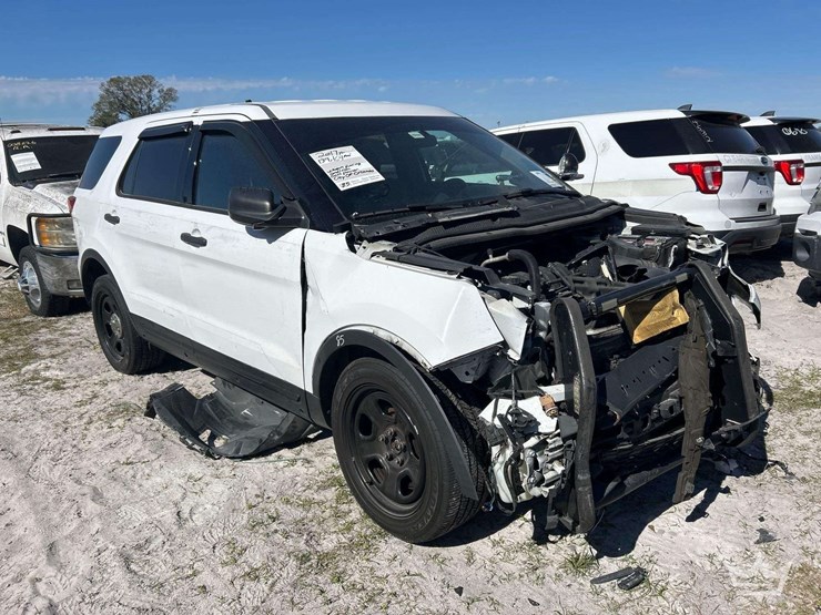 2017-ford-explorer-image-2