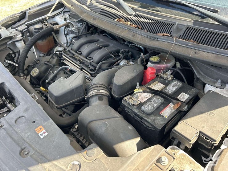 2017-ford-explorer-image-7