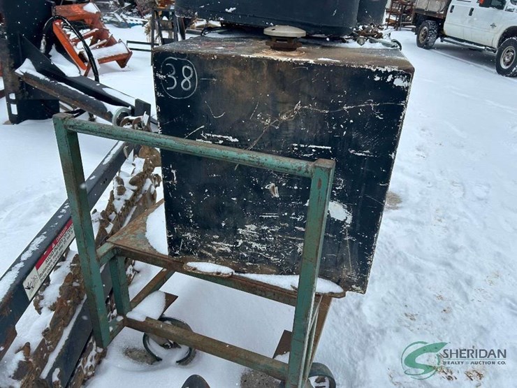 tank-on-cart-and-back-rest-for-quad-image-2