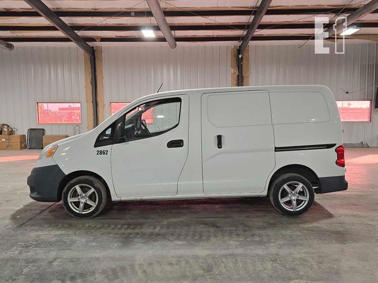 2014-nissan-nv200-image-5