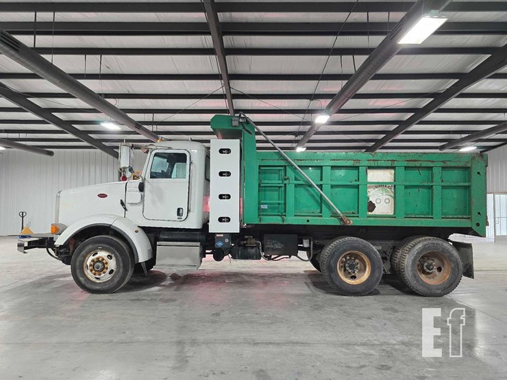 2013-peterbilt-365-image-5