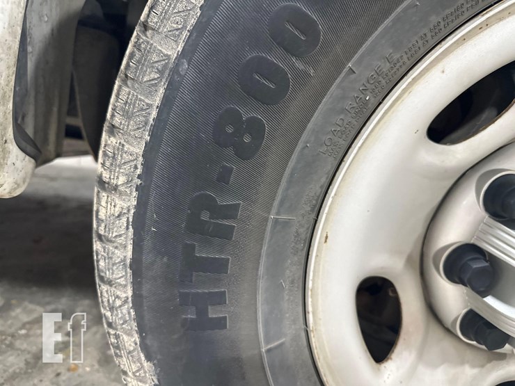 2017-chevrolet-express-2500-image-23