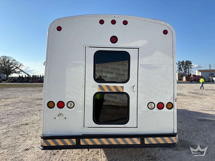 2003-ford-e450-image-44