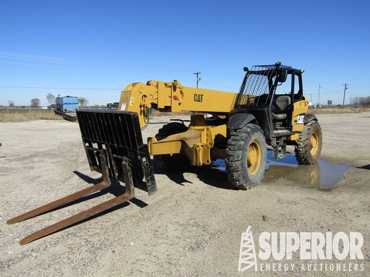 caterpillar-th560b-image-1