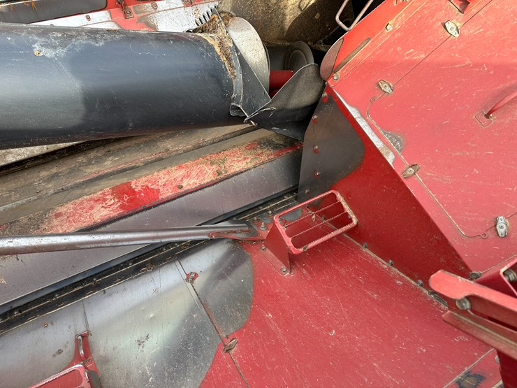 #38416-•-2016-case-axial-flow-8240-prwd-combine-yfg230343-image-62