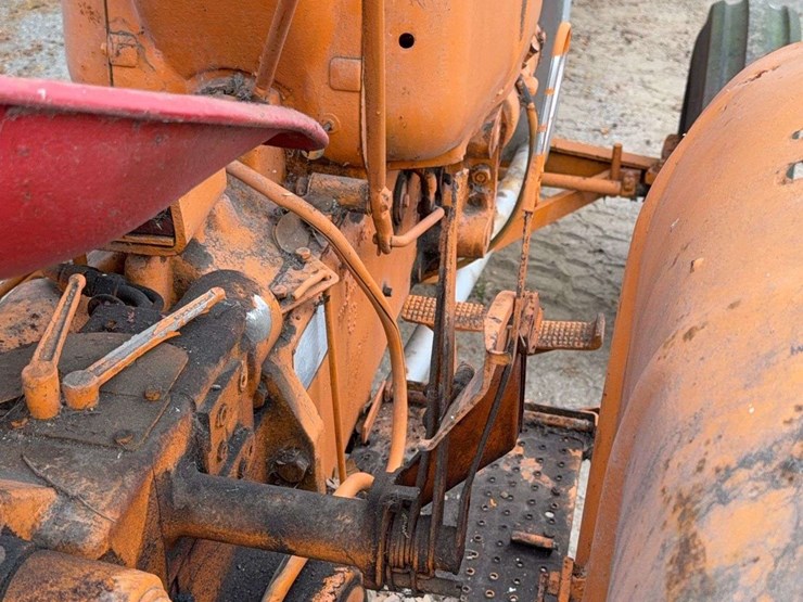 minneapolis-moline-335-image-25