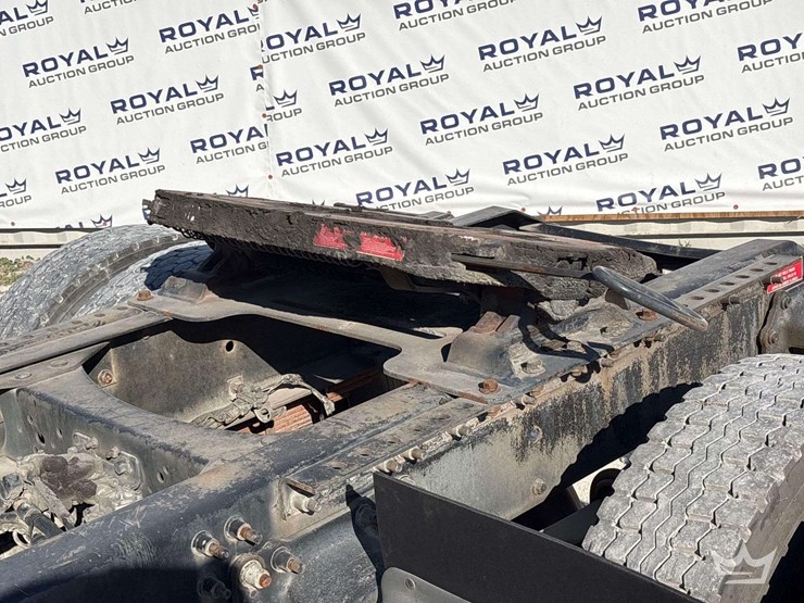 2006-volvo-vnm-image-10