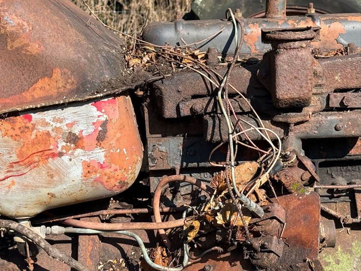 minneapolis-moline-parts-tractor-image-20