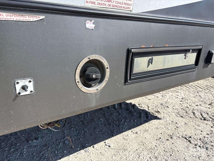 2014-crossroads-rv-elevation-t/a-5th-wheel-toy-hauler-travel-trailer-image-39