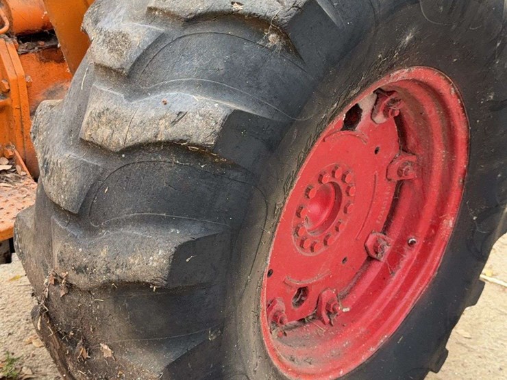 minneapolis-moline-335-image-36