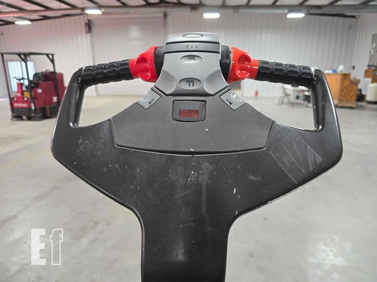 raymond-8400-image-10