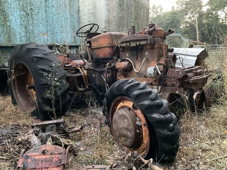 minneapolis-moline-m604-image-1