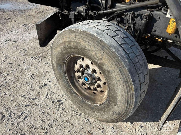 2016-kenworth-t800-image-45