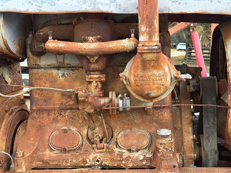 twin-city-tractor-image-8